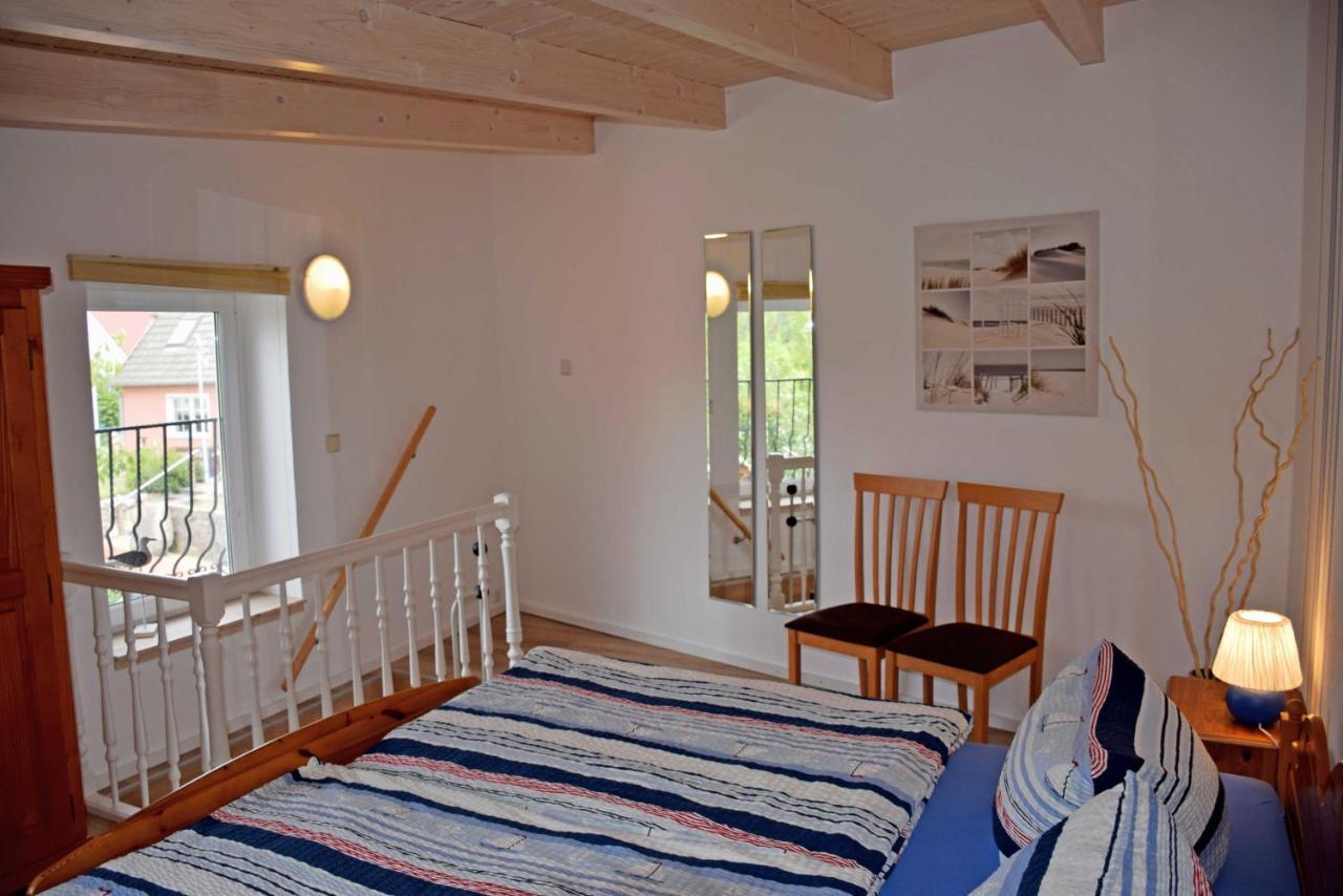 Ferienhaus Zum Hafen In Altefaehr المظهر الخارجي الصورة