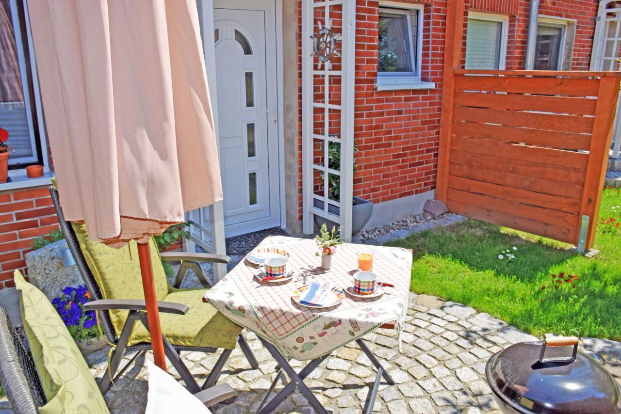 Ferienhaus Zum Hafen In Altefaehr المظهر الخارجي الصورة